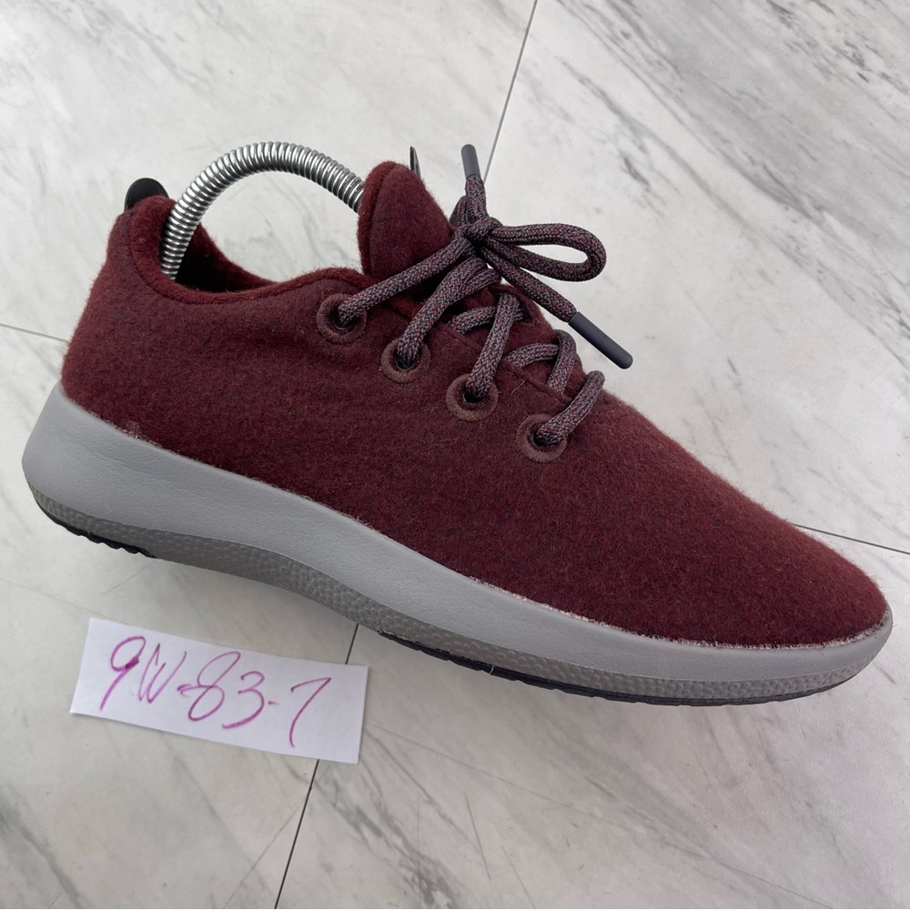 Allbirds Wool Runner Womens 9 Warm Cozy Maroon Merino Comfort Walking shoes
